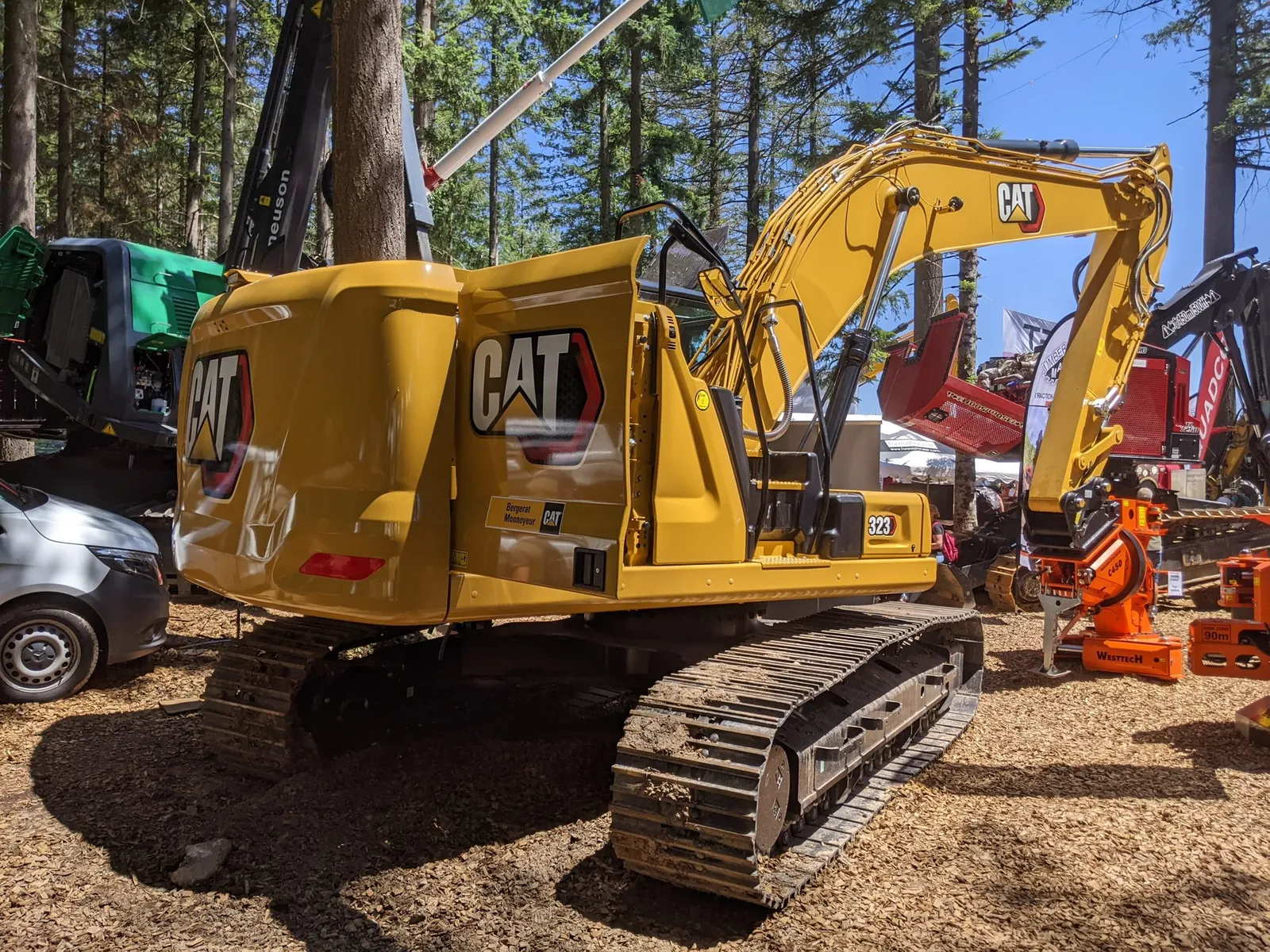 Caterpillar 323